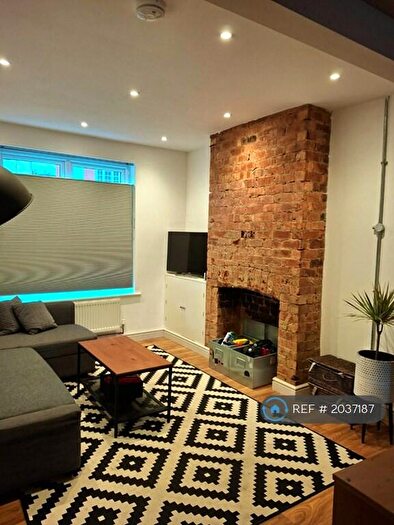 3 Bedroom Terraced House To Rent In Lancaster Road, Kettering, NN16