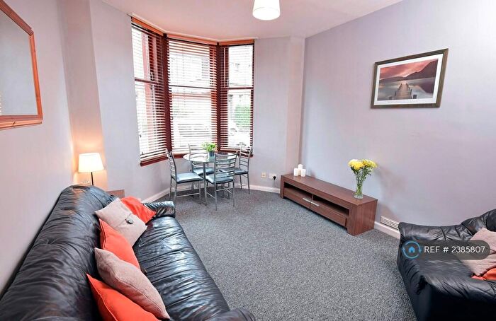 1 Bedroom Flat To Rent In Kennoway Drive, Glasgow, G11