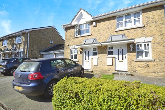 2 Bedroom Terraced House To Rent In Woldham Road, BR2