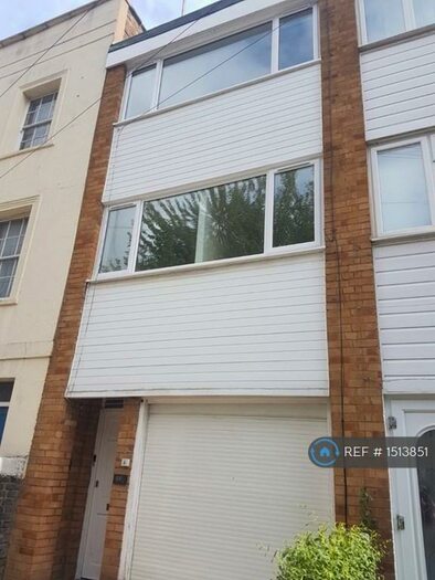 3 Bedroom Terraced House To Rent In Berriman Road, London, N7