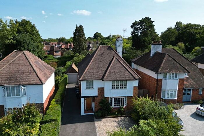 4 Bedroom Detached House For Sale In Tilford Road, Farnham, GU9