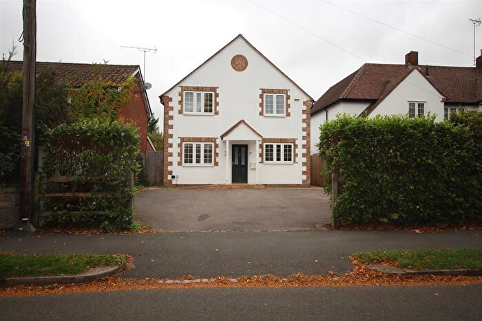 4 Bedroom Detached House To Rent In Richmond Road, Caversham, Reading, RG4