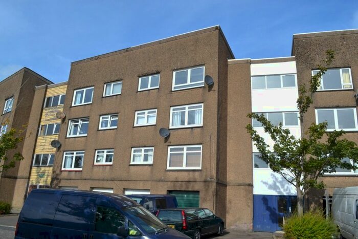 2 Bedroom Flat To Rent In Ashiestiel Place, Cumbernauld G67