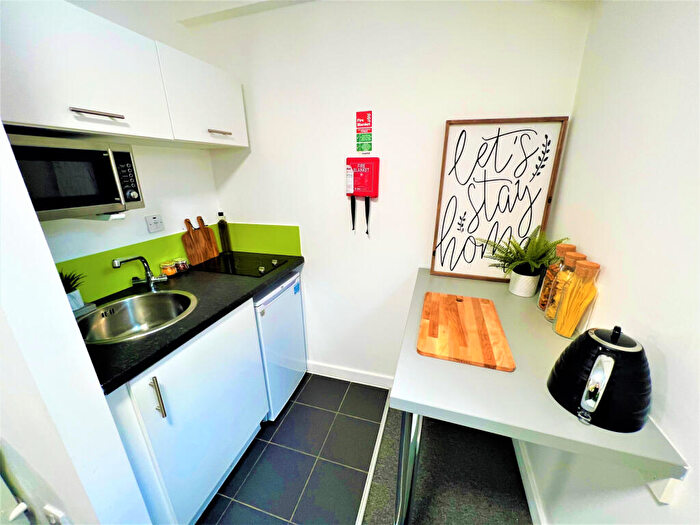 1 Bedroom Private Hall To Rent In Tudor Road, Leicester, LE3
