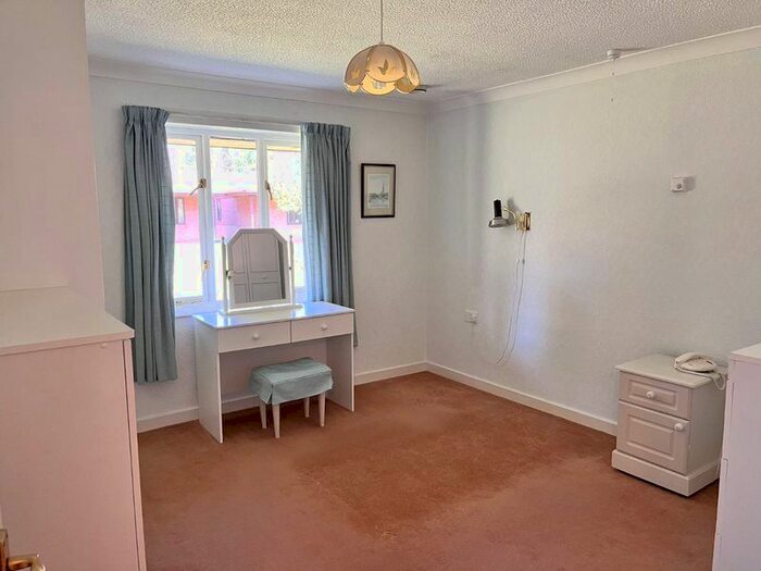 2 Bedroom Semi-Detached Bungalow For Sale In Meadowbrook Court, Twmpath Lane, Gobowen, Oswestry, SY10