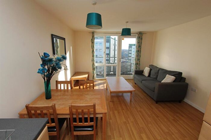 2 Bedroom Flat To Rent In Aspect, Elmwood Lane, LS2