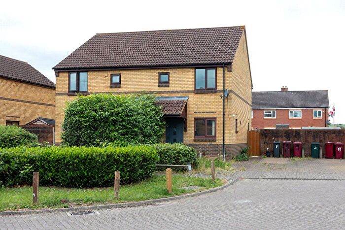 2 Bedroom Semi-Detached House For Sale In Rhine Close, Caversham, Reading, Berkshire, RG4