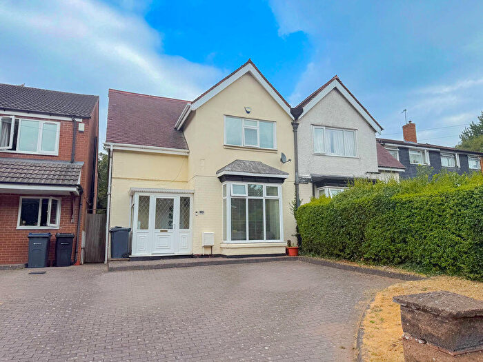 3 Bedroom Semi-Detached House For Sale In Jerrys Lane, Birmingham, B23