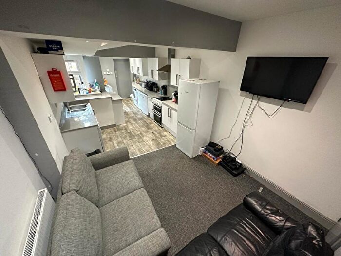 6 Bedroom House To Rent In Tiverton Road, Selly Oak, Birmingham, West Midlands, B29