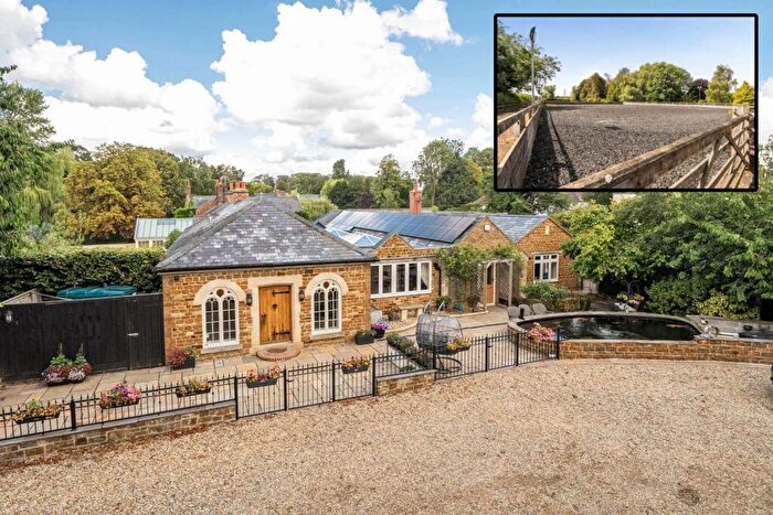5 Bedroom Character Property For Sale In Dairy Farm Stables, Barleythorpe, LE15