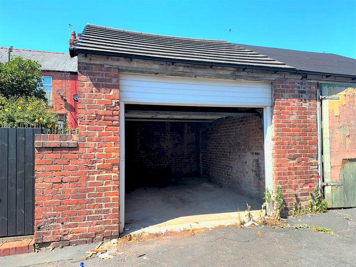 Garage / Parking To Rent In Levens Grove, Blackpool, FY1