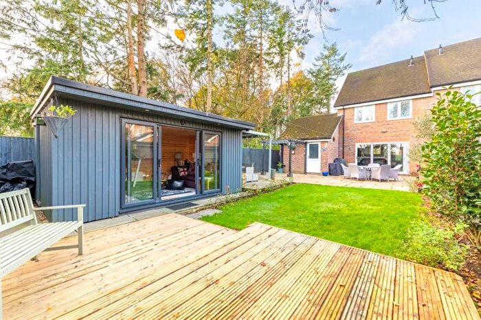 3 Bedroom Semi Detached House For Sale In Saffron Grove, Crowborough, TN6