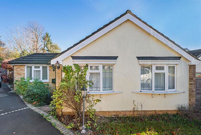 3 Bedroom Detached Bungalow For Sale In Warren Way, Welwyn, AL6