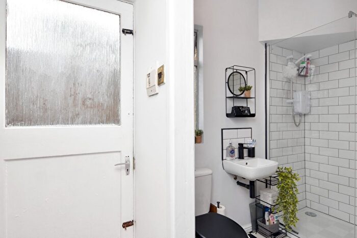 1 Bedroom Flat For Sale In Ness Road, Shoeburyness, Essex, SS3