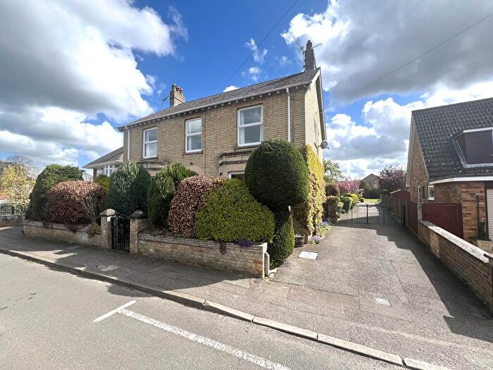 4 Bedroom Detached House For Sale In Wood Street, Chatteris, Cambs., PE16