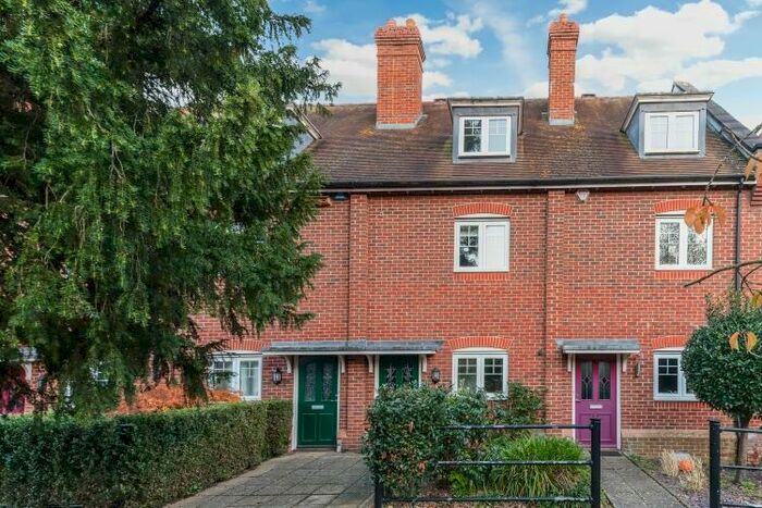 3 Bedroom Town House To Rent In Coopers Lane, Abingdon, OX14