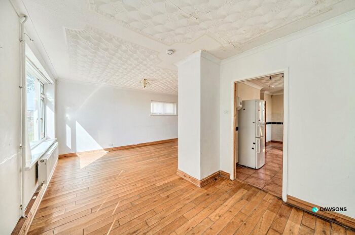 3 Bedroom Detached Bungalow For Sale In Whitestone Avenue, Bishopston, Swansea, SA3