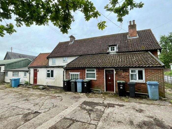 5 Bedroom Semi-Detached House For Sale In Humber Doucy Lane, Rushmere St. Andrew, Ipswich, IP4
