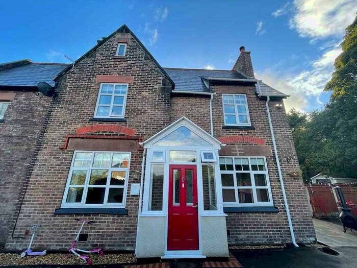 3 Bedroom Semi-Detached House For Sale In Hewitts Lane, Knowsley, Knowsley Village, L34