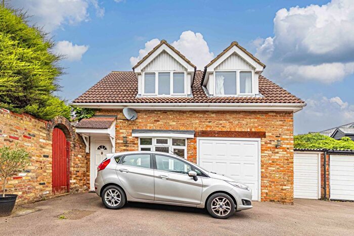 3 Bedroom Detached House To Rent In Fortuna Cottage, Boxmoor, HP1