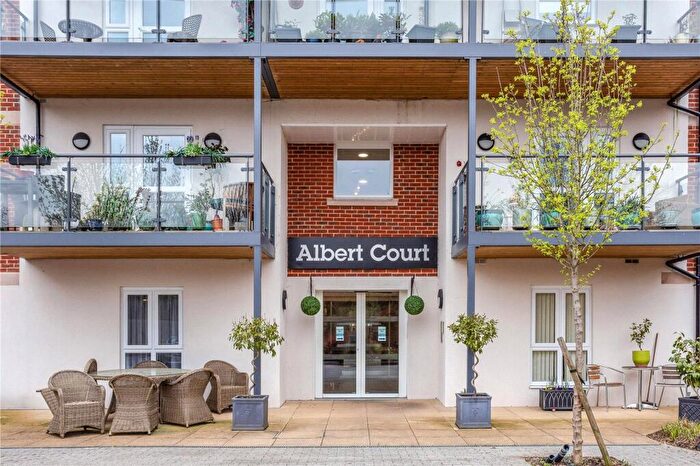 1 Bedroom Flat For Sale In Reading Road, Henley-On-Thames, RG9
