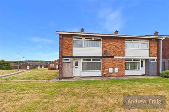 3 Bedroom Semi Detached House For Sale In Lothian Close, Birtley, DH3