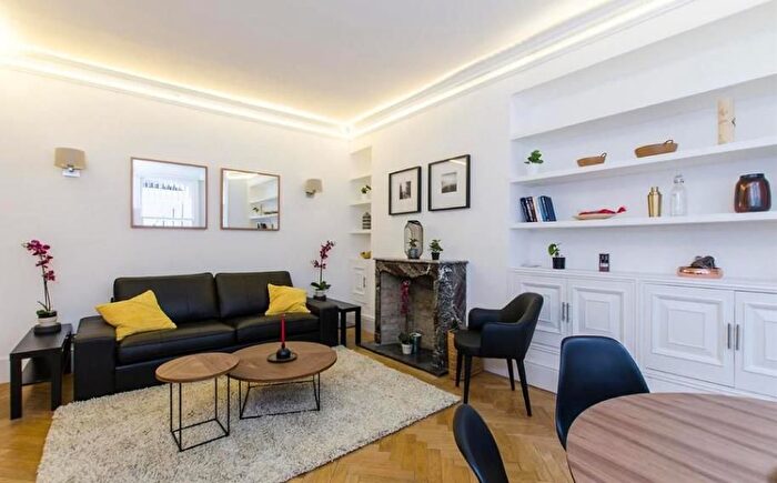 2 Bedroom Flat To Rent In Chiltern Street, Marylebone, London, W1H