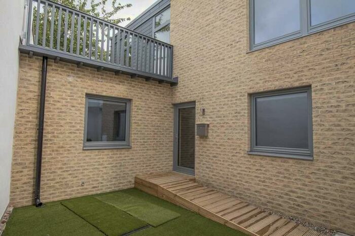 2 Bedroom Town House To Rent In Priestpopple, Hexham, NE46