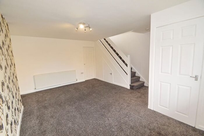 3 Bedroom Semi Detached House To Rent In Kings Avenue, Whitefield, M45
