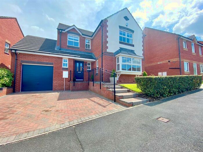 4 Bedroom houses for sale in Orchard Road, EX32, Devon