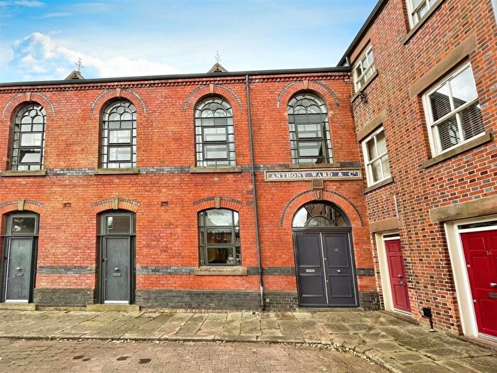 3 Bedroom Town House To Rent In Alsop Street, Leek, Staffordshire, ST13
