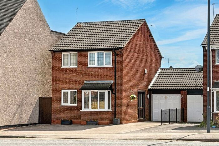 3 Bedroom Link Detached House For Sale In Croft Road, Stockingford, Nuneaton, CV10