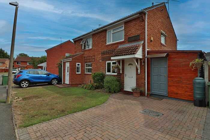 2 Bedroom Semi-Detached House To Rent In Northleach Close, WR4