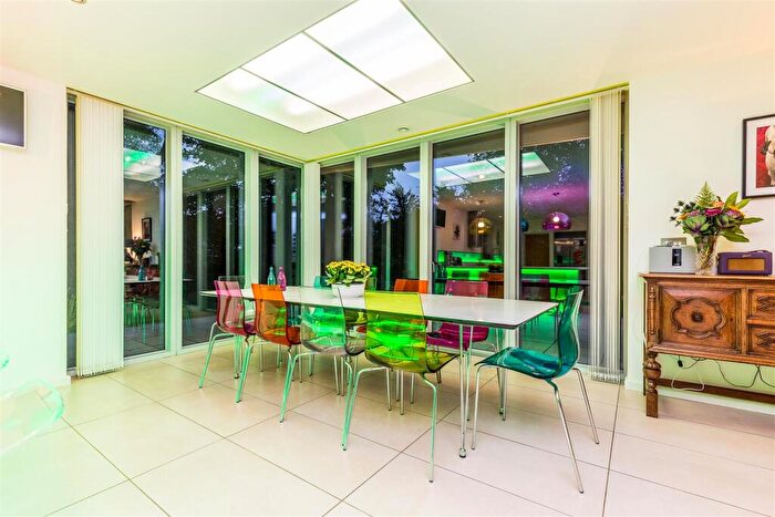 4 Bedroom Detached House For Sale In Orchard Drive, Caythorpe, Grantham, NG32
