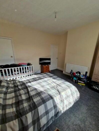 2 Bedroom Semi-Detached House To Rent In Middle Lane, Rotherham, S65