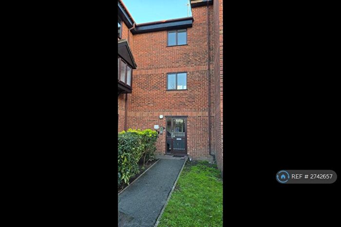 1 Bedroom Flat To Rent In Blacksmith Close, Romford, RM6