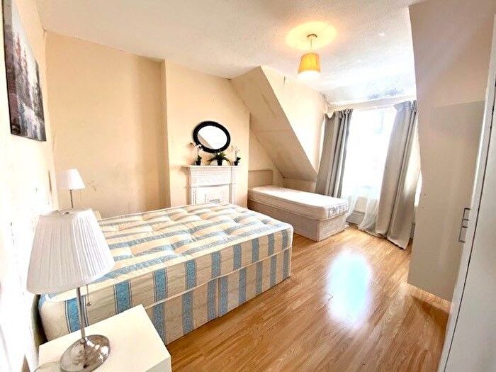 1 Bedroom Flat To Rent In Buckley Road, Kilburn, London, NW6