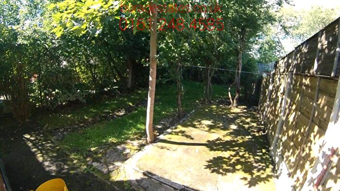 4 Bedroom Semi-Detached House To Rent In Mornington Crescent, Manchester, M14