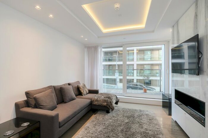 2 Bedroom Flat To Rent In Kensington High Street, London, W14