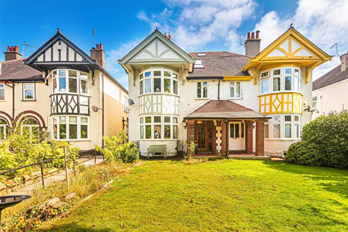 5 Bedroom Semi-Detached House For Sale In Canterbury Avenue, Fulwood, S10