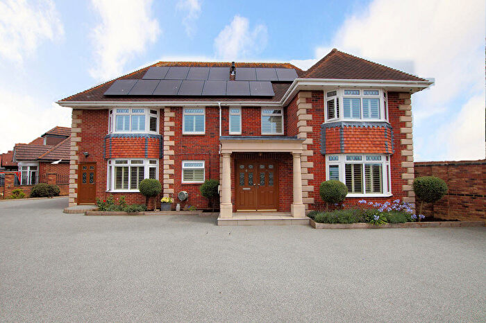 4 Bedroom Detached House For Sale In Westlands Grove, Portchester, PO16