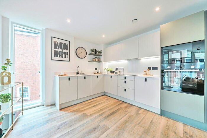 2 Bedroom Flat To Rent In Tweedy Road Bromley, BR1