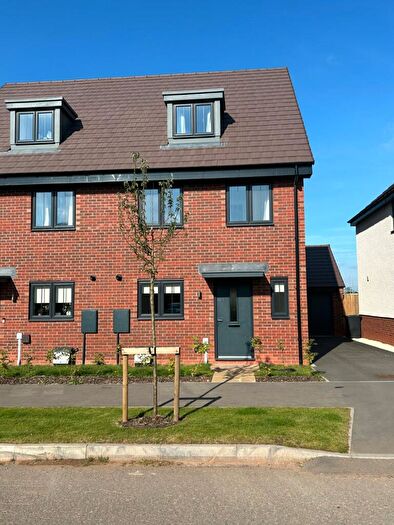 4 Bedroom Semi-Detached House To Rent In Robert Adam Road, Derby, Derbyshire, DE22