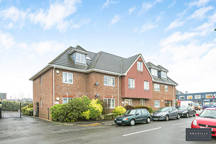 2 Bedroom Apartment To Rent In Russell Road, Walton-on-Thames, Surrey, KT12