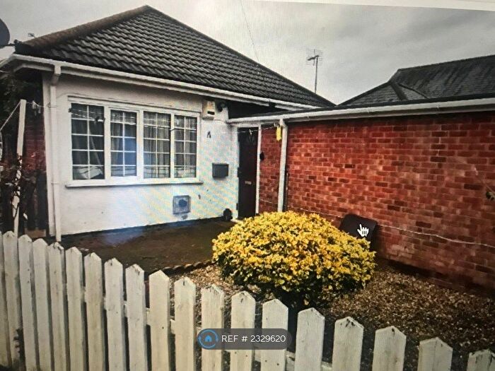 2 Bedroom Bungalow To Rent In Roman Road, Birstall, Leicester, LE4