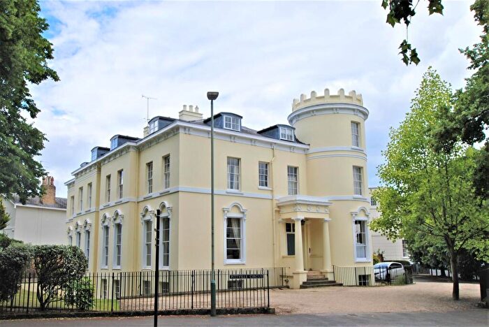 1 Bedroom Flat For Sale In Tower House, Cheltenham, GL52