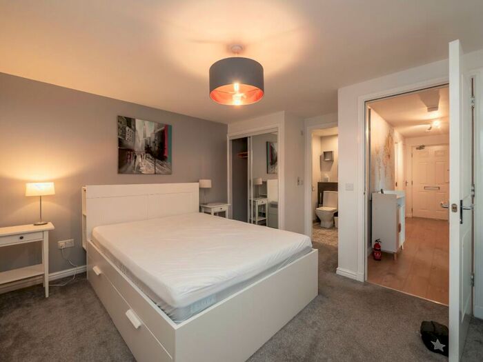 2 Bedroom Flat To Rent In Slateford Gait, Edinburgh, EH11