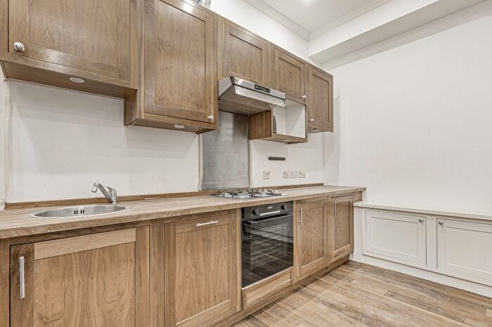 1 Bedroom Flat To Rent In Harwood Road, Fulham Broadway, SW6