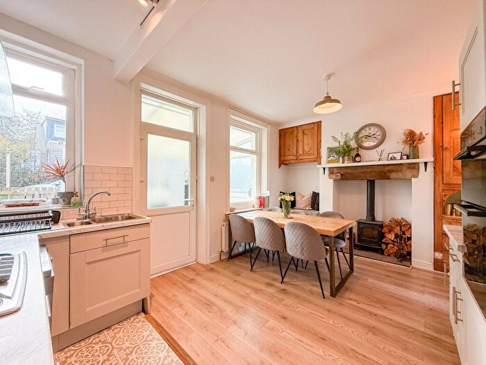 3 Bedroom Terraced House For Sale In Sycamore Terrace, Honley, Holmfirth, HD9