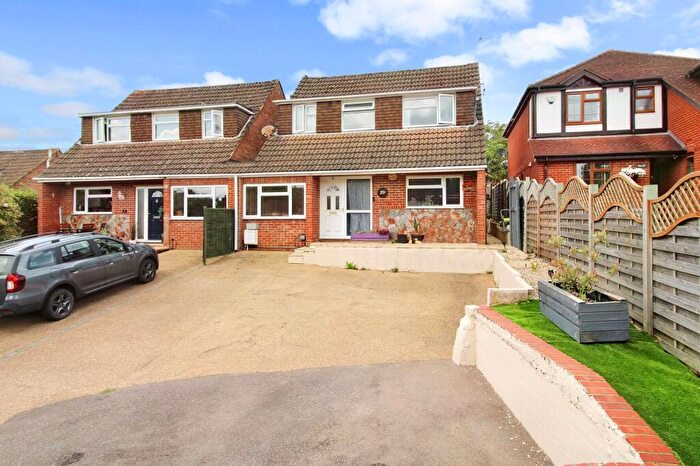 4 Bedroom Detached House For Sale In Sawpit Hill, Hazlemere, HP15